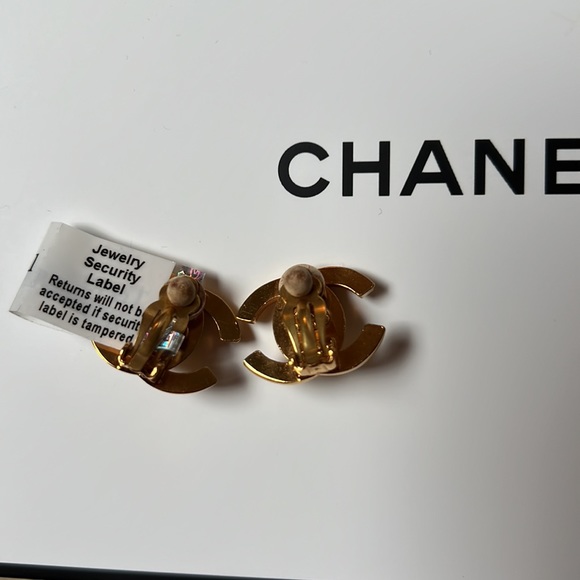 Chanel vintage turnlock clip on gold earrings - Picture 4 of 8